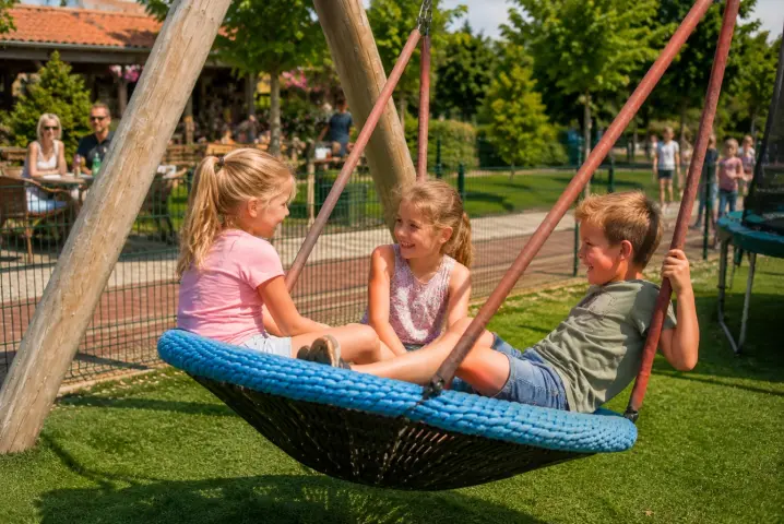 Van Blanckendaell Park Zoo speeltuin museum Noord Holland schommel